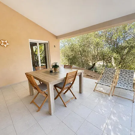 Superbe T3 A 10 Mn De La Figari (Corsica)